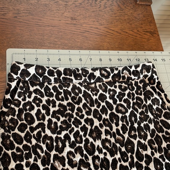 Sanctuary leopard print mini skirt. - Picture 4 of 6